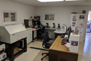 Atomic force microscope (AFM) and optical microscopes